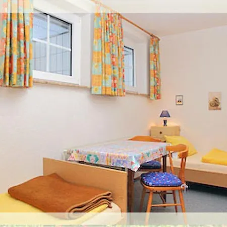 Apartment Heckenrose-6-souterrain-links
