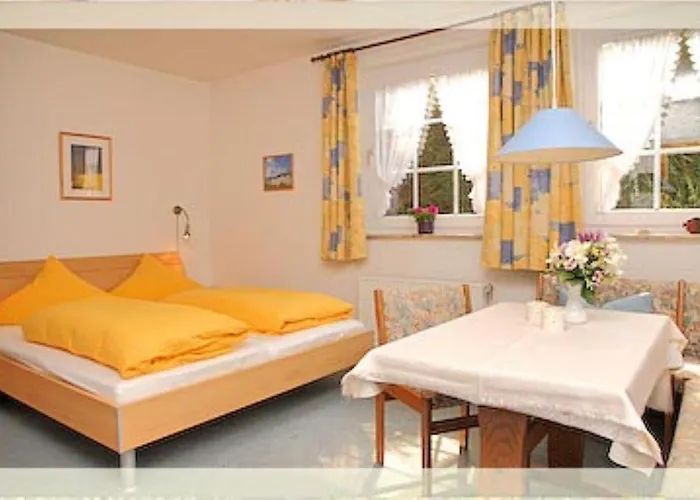 Heckenrose-6-souterrain-links Norddorf